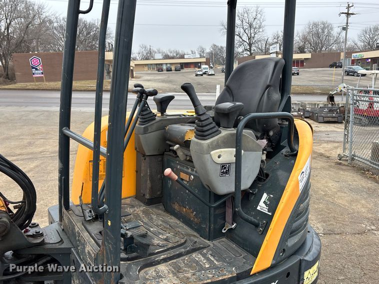 image for item FG1737 Hyundai Robes 35Z-9 mini excavator