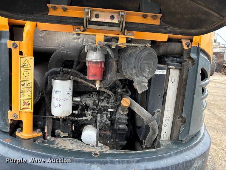 image for item FG1737 Hyundai Robes 35Z-9 mini excavator