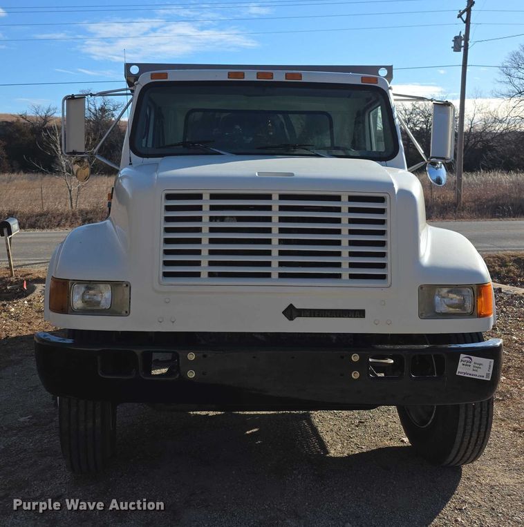 image for item FI0815 1998 International 4700 dump truck