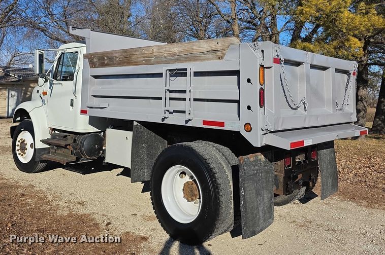 image for item FI0815 1998 International 4700 dump truck