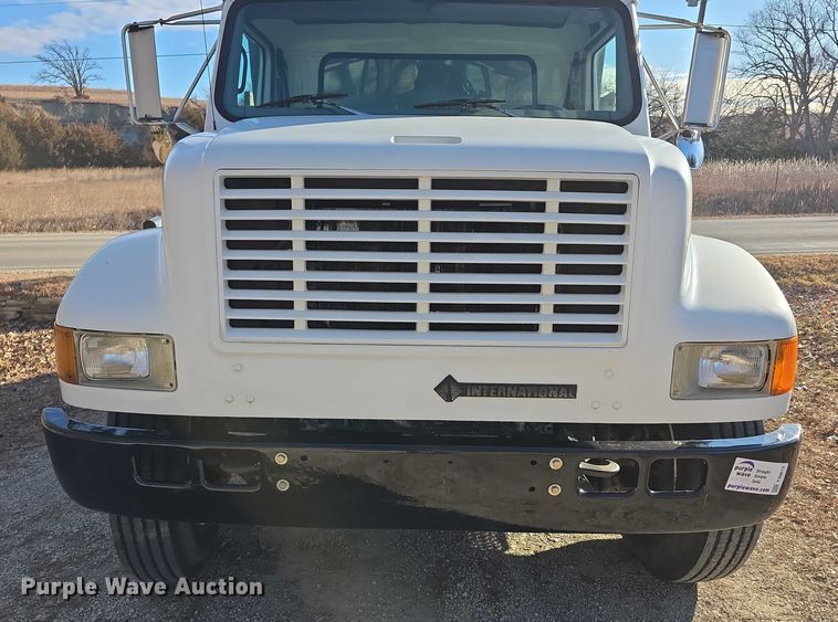 image for item FI0815 1998 International 4700 dump truck