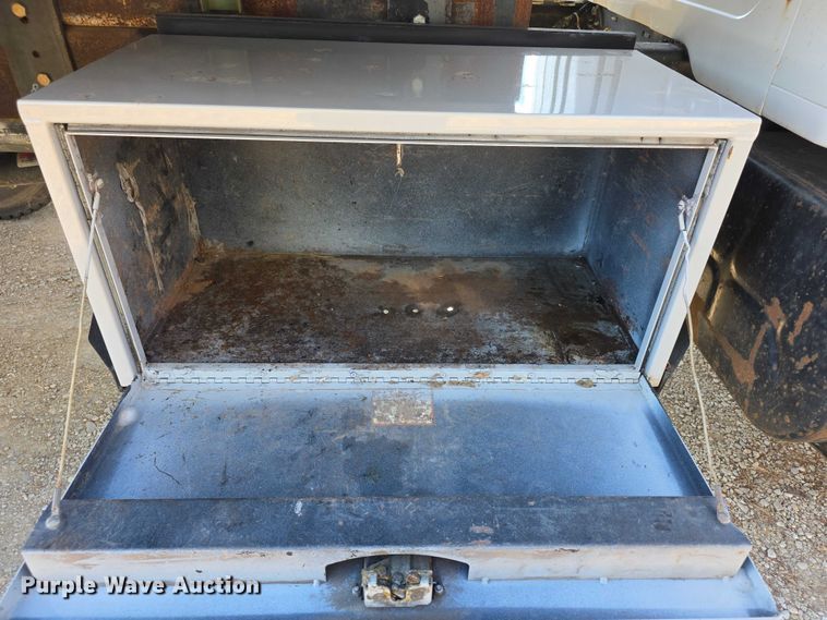 image for item FI0815 1998 International 4700 dump truck