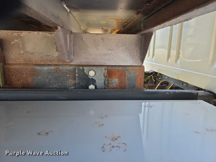 image for item FI0815 1998 International 4700 dump truck