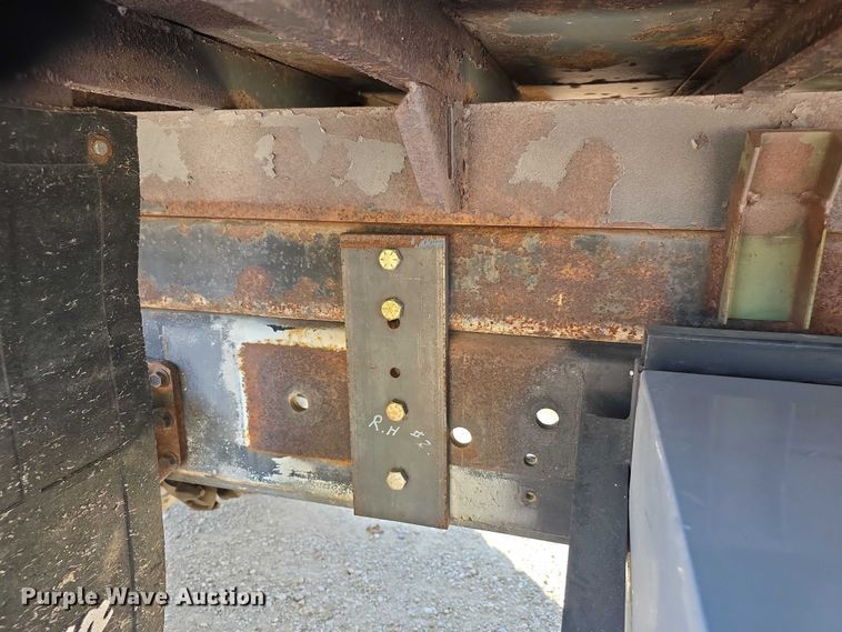 image for item FI0815 1998 International 4700 dump truck