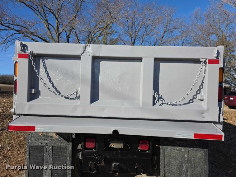 image for item FI0815 1998 International 4700 dump truck