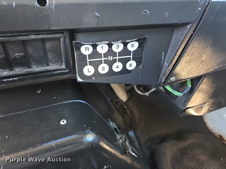 image for item FI0815 1998 International 4700 dump truck