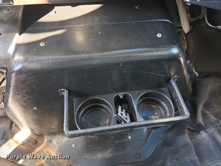 image for item FI0815 1998 International 4700 dump truck