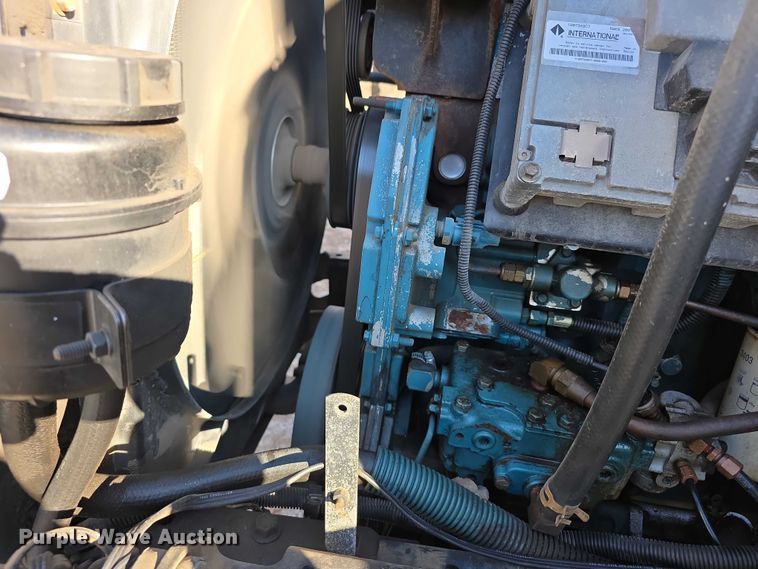 image for item FI0815 1998 International 4700 dump truck