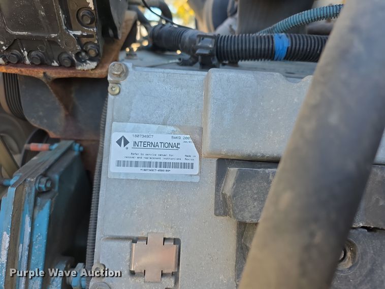 image for item FI0815 1998 International 4700 dump truck