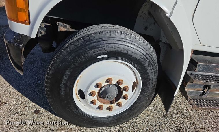 image for item FI0815 1998 International 4700 dump truck