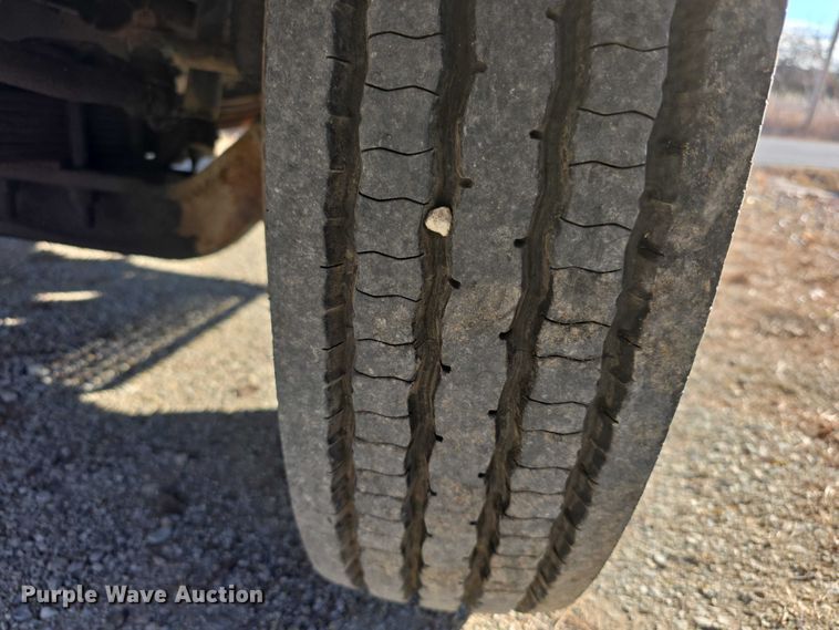 image for item FI0815 1998 International 4700 dump truck