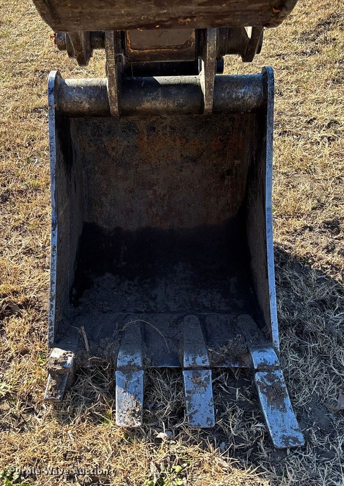 image for item FI1573 2016 Case CX36B mini excavator