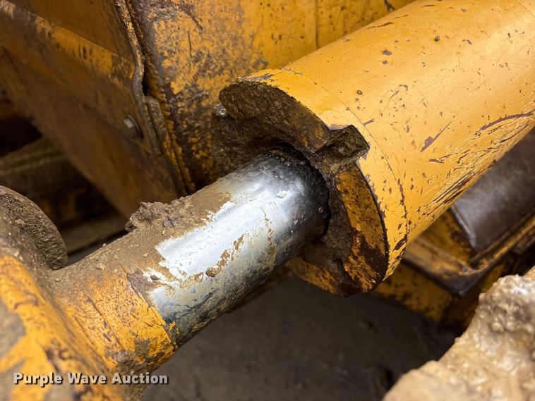 image for item FK1059 1994 Caterpillar 953B track loader