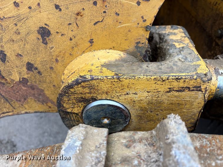 image for item FK1059 1994 Caterpillar 953B track loader