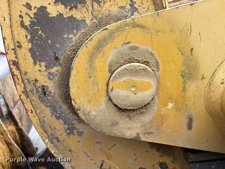 image for item FK1059 1994 Caterpillar 953B track loader