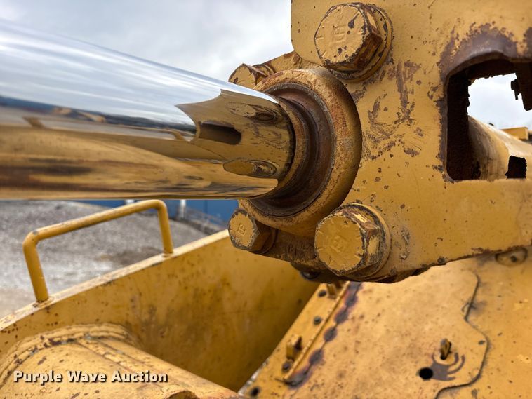 image for item FK1059 1994 Caterpillar 953B track loader