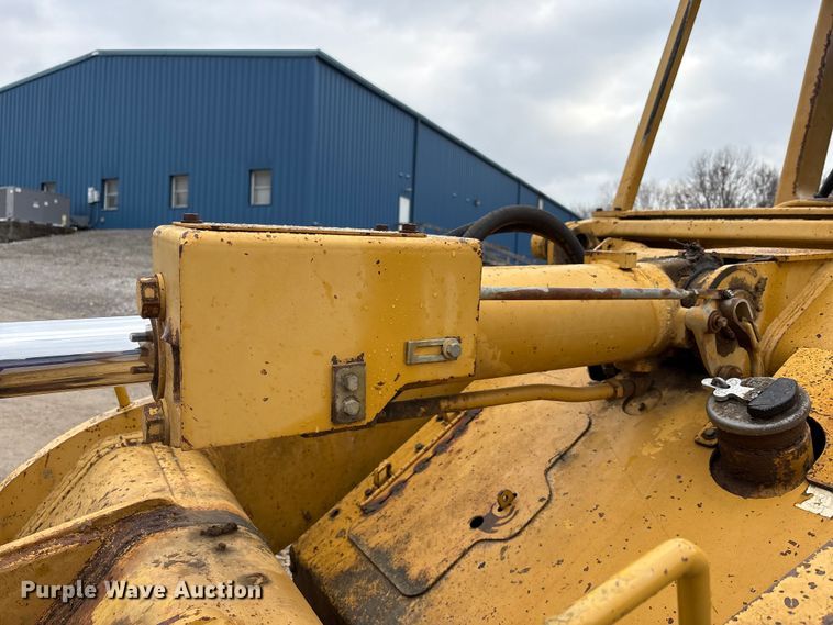 image for item FK1059 1994 Caterpillar 953B track loader