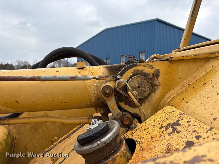 image for item FK1059 1994 Caterpillar 953B track loader