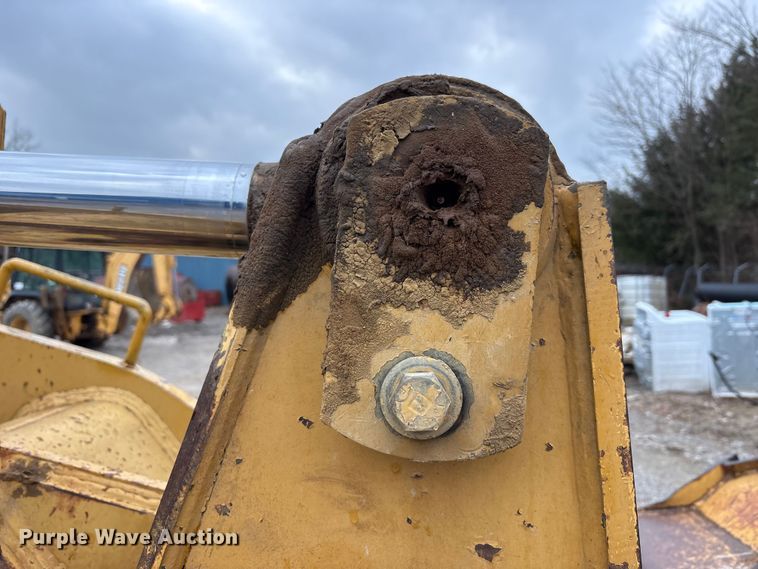 image for item FK1059 1994 Caterpillar 953B track loader