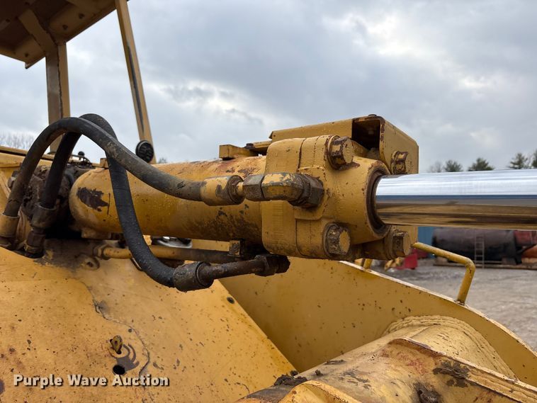 image for item FK1059 1994 Caterpillar 953B track loader