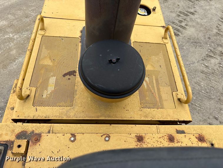 image for item FK1059 1994 Caterpillar 953B track loader