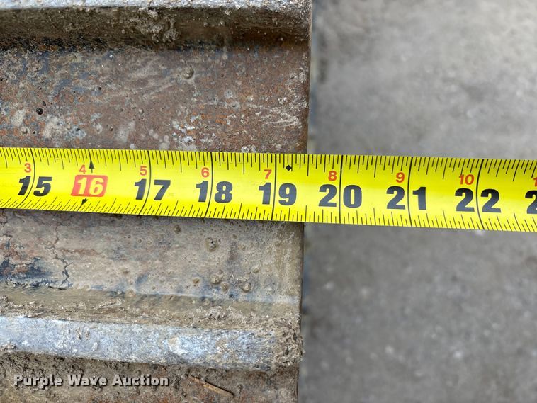 image for item FK1059 1994 Caterpillar 953B track loader