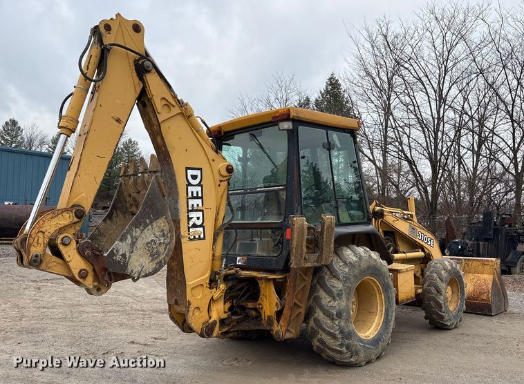 image for item FK1060 2000 John Deere 310SE backhoe