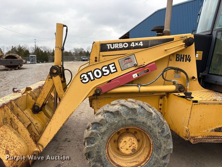 image for item FK1060 2000 John Deere 310SE backhoe