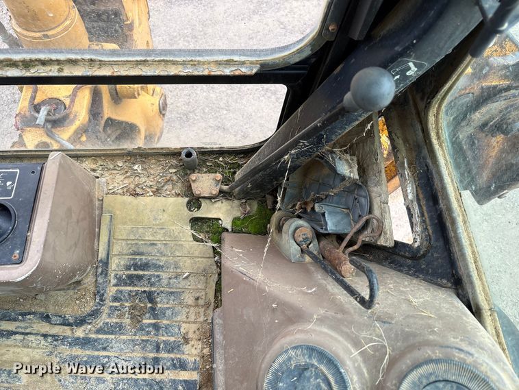 image for item FK1060 2000 John Deere 310SE backhoe