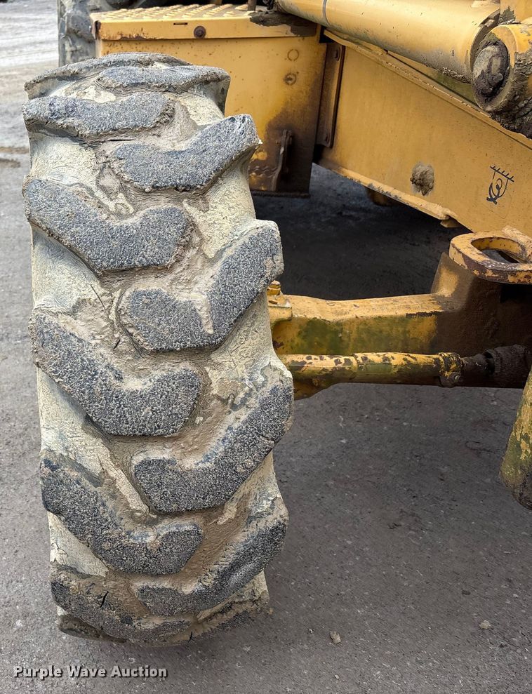 image for item FK1060 2000 John Deere 310SE backhoe