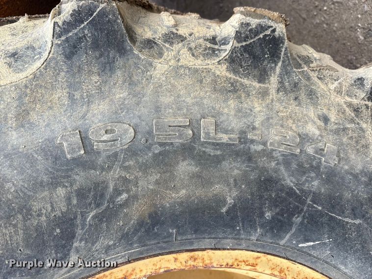 image for item FK1060 2000 John Deere 310SE backhoe