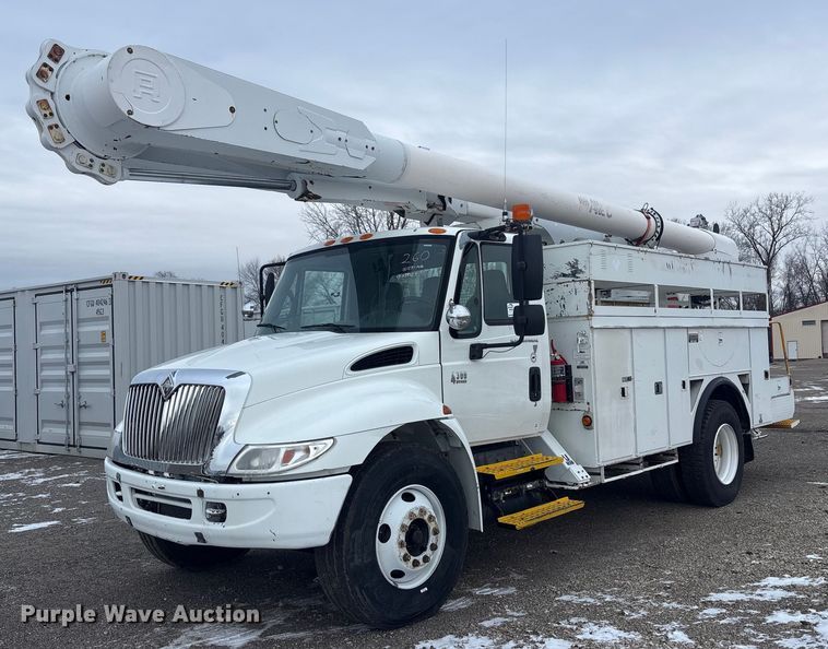 image for item FK1112 2003 International 4300 SBA bucket truck