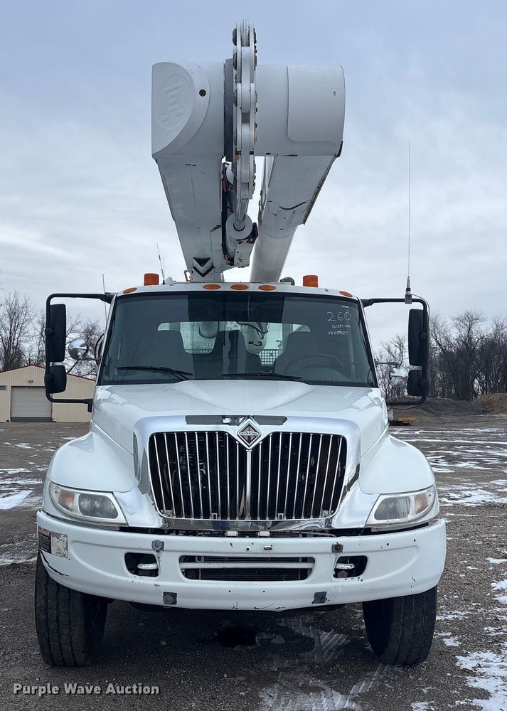 image for item FK1112 2003 International 4300 SBA bucket truck