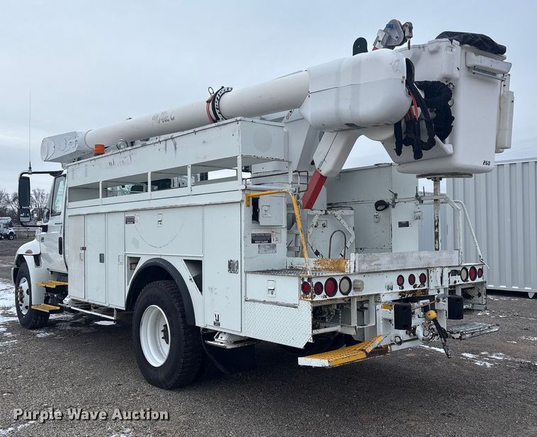 image for item FK1112 2003 International 4300 SBA bucket truck