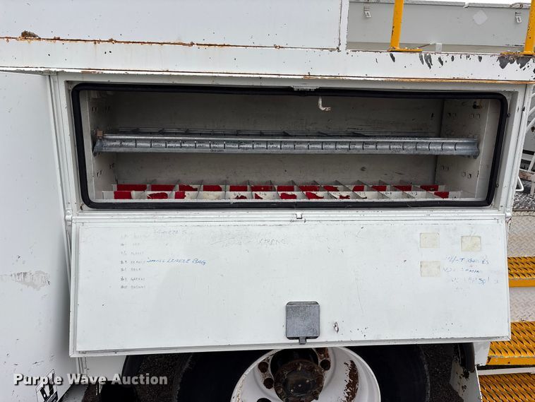 image for item FK1112 2003 International 4300 SBA bucket truck