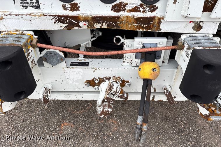 image for item FK1112 2003 International 4300 SBA bucket truck