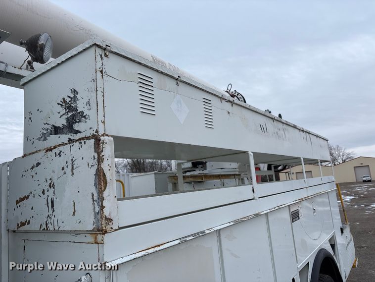 image for item FK1112 2003 International 4300 SBA bucket truck