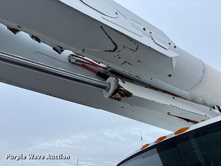 image for item FK1112 2003 International 4300 SBA bucket truck