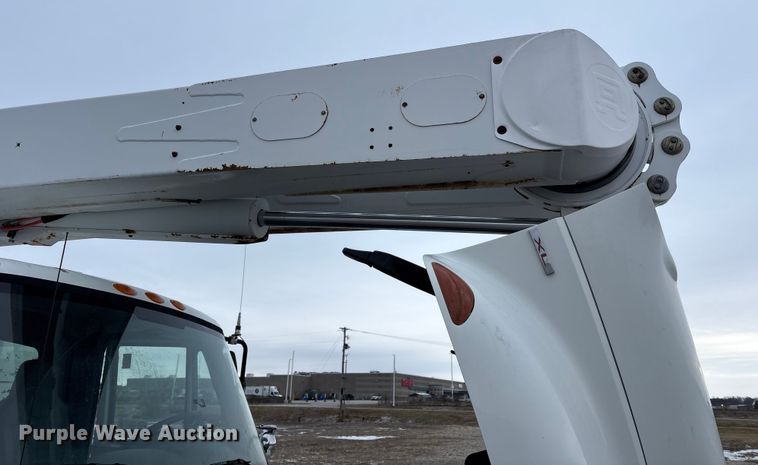 image for item FK1112 2003 International 4300 SBA bucket truck