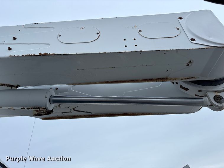 image for item FK1112 2003 International 4300 SBA bucket truck