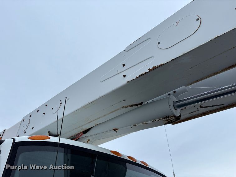 image for item FK1112 2003 International 4300 SBA bucket truck