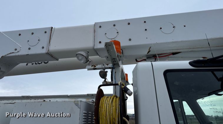 image for item FK1112 2003 International 4300 SBA bucket truck