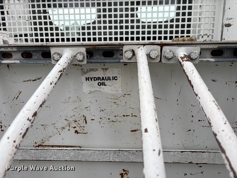 image for item FK1112 2003 International 4300 SBA bucket truck