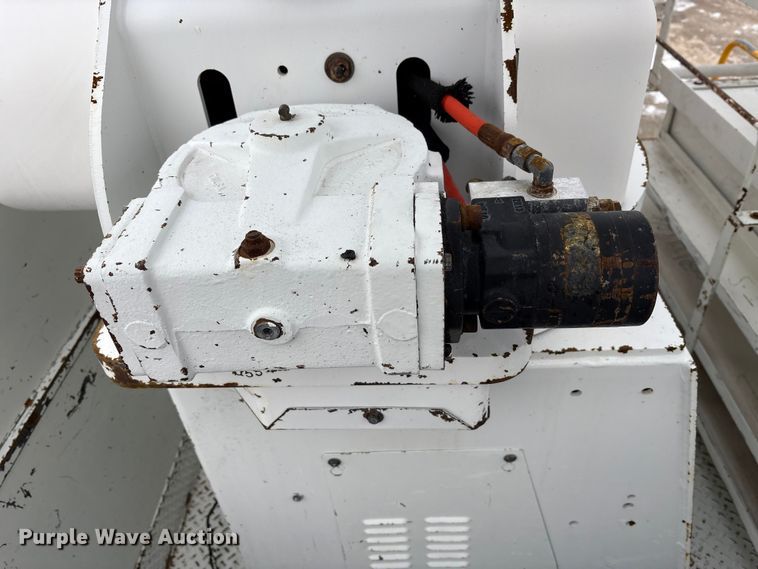 image for item FK1112 2003 International 4300 SBA bucket truck