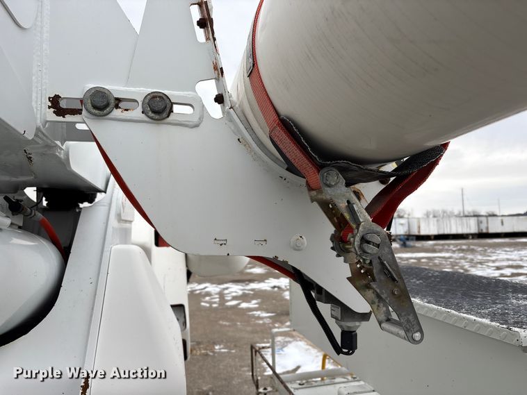 image for item FK1112 2003 International 4300 SBA bucket truck