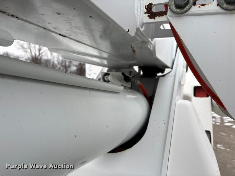 image for item FK1112 2003 International 4300 SBA bucket truck