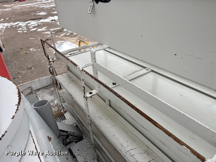 image for item FK1112 2003 International 4300 SBA bucket truck