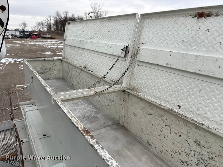 image for item FK1112 2003 International 4300 SBA bucket truck