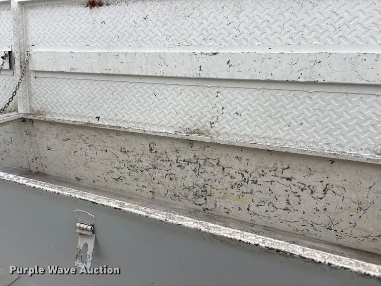 image for item FK1112 2003 International 4300 SBA bucket truck