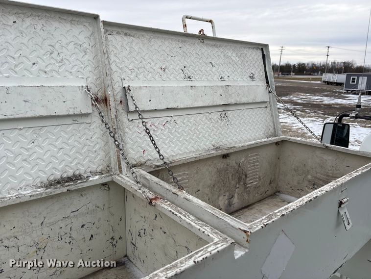 image for item FK1112 2003 International 4300 SBA bucket truck